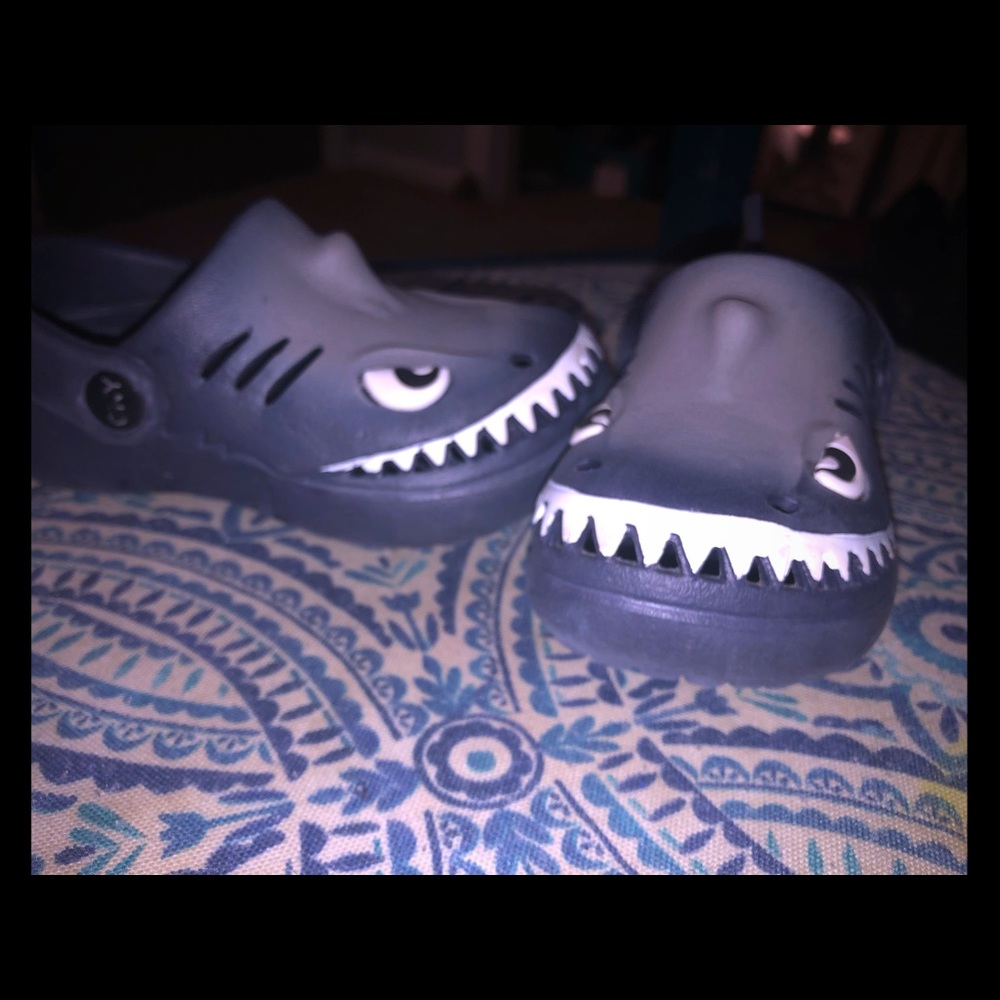 Capelli shark shoes. Toddler 8